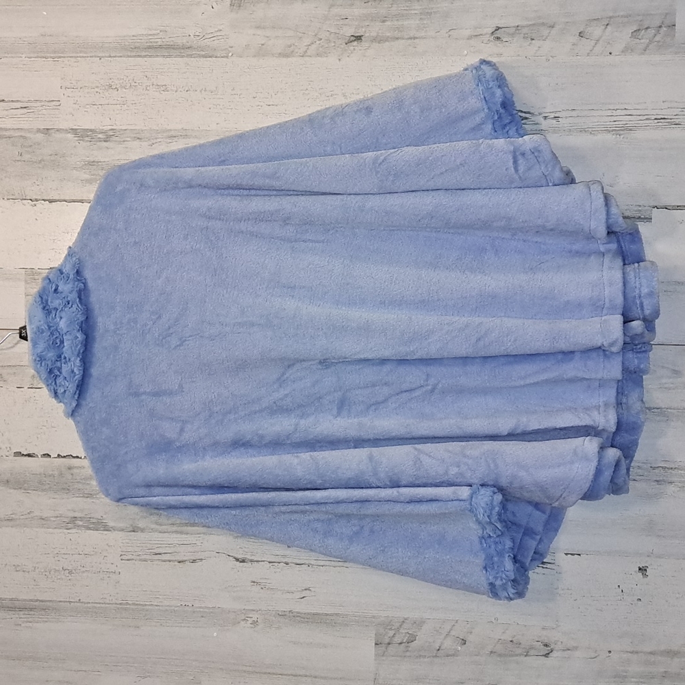 1109 Soft & Cozy Angel Wrap with Rosette Faux Fur Trim - Picture 3 of 6